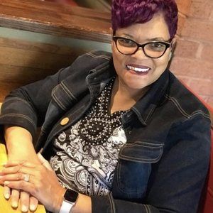 Meet your Posher, Abigail